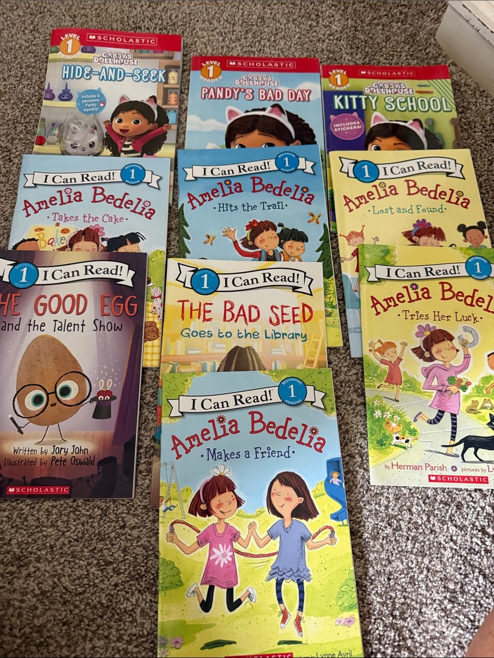 Scholastic Amelia Bedelia & Kids Books Set - Yellow, Blue, Green, Red